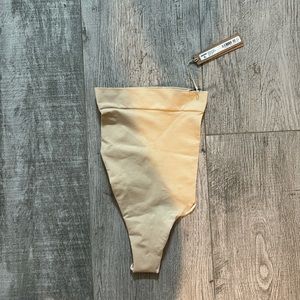 NWT Skims Everyday Sculpt High Waist Thong in Sand